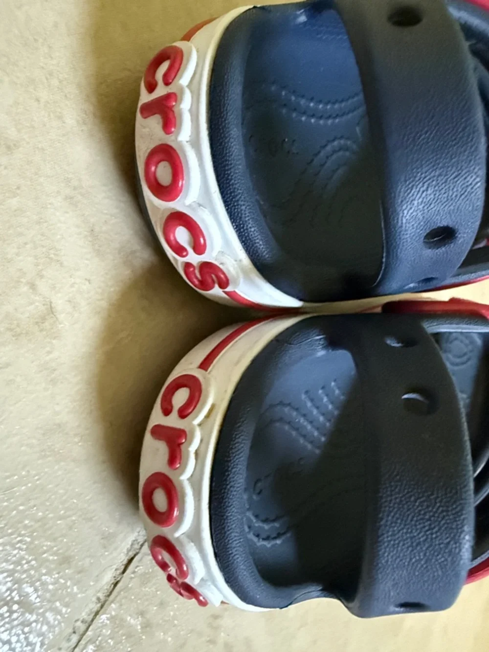 CROCS Kids Navy/Red Dual-Strap Sandals & 101 Dalmatians tennis shoes size 61/2